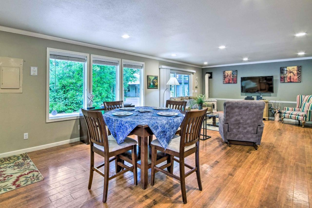 Coos Bay Retreat Less Than 2 Mi To Marina And Casino! Esterno foto